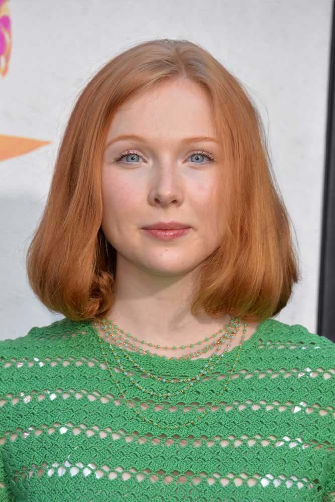Molly Quinn: Blunt Bob With Curved Ends