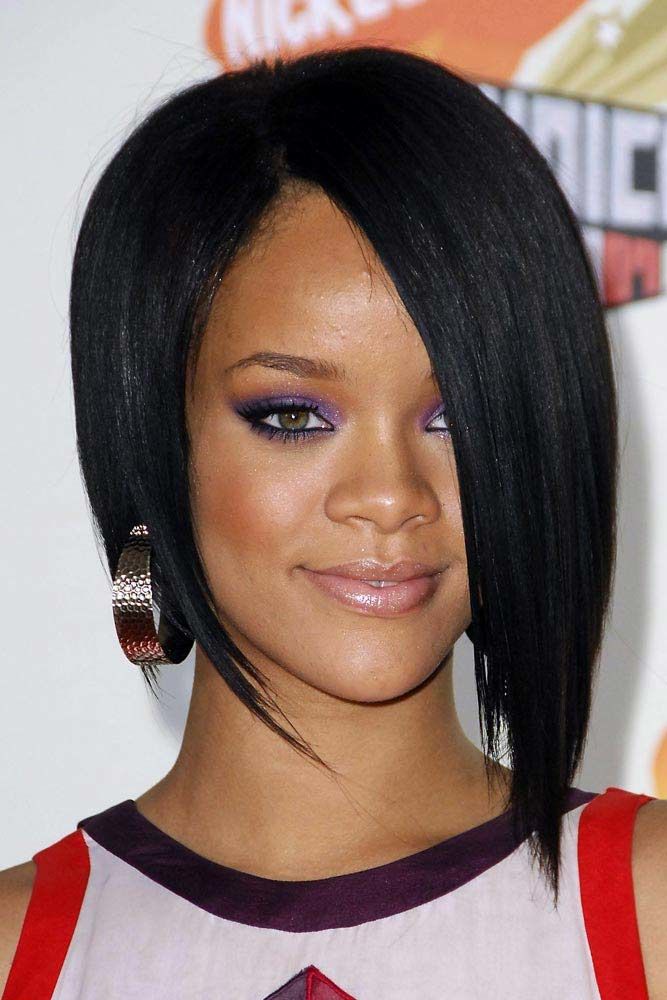 Rihanna: Inverted Sleek Bob